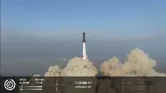 SpaceXs giant Starship rocket fails minutes after launching from Texas