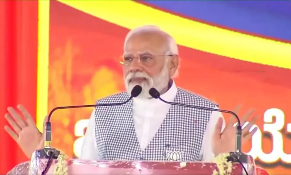 Who threw mobile phone towards PM Modi in Mysuru? Who threw mobile phone towards PM Modi in Mysuru?