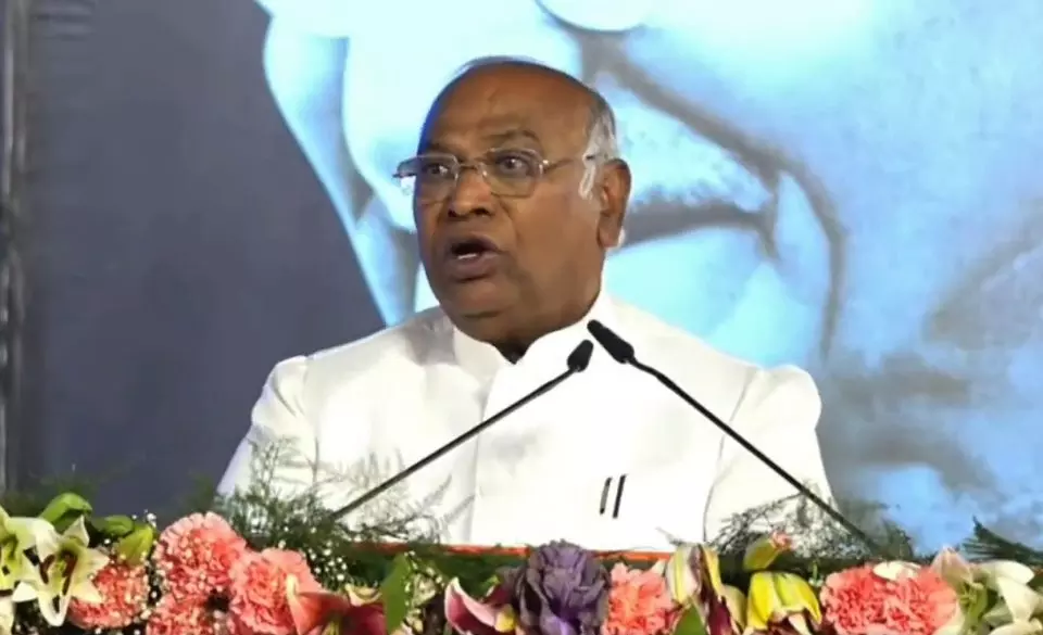 BJP urges EC to file criminal case against Kharge for poisonous snake remark BJP urges EC to file criminal case against Kharge for poisonous snake remark