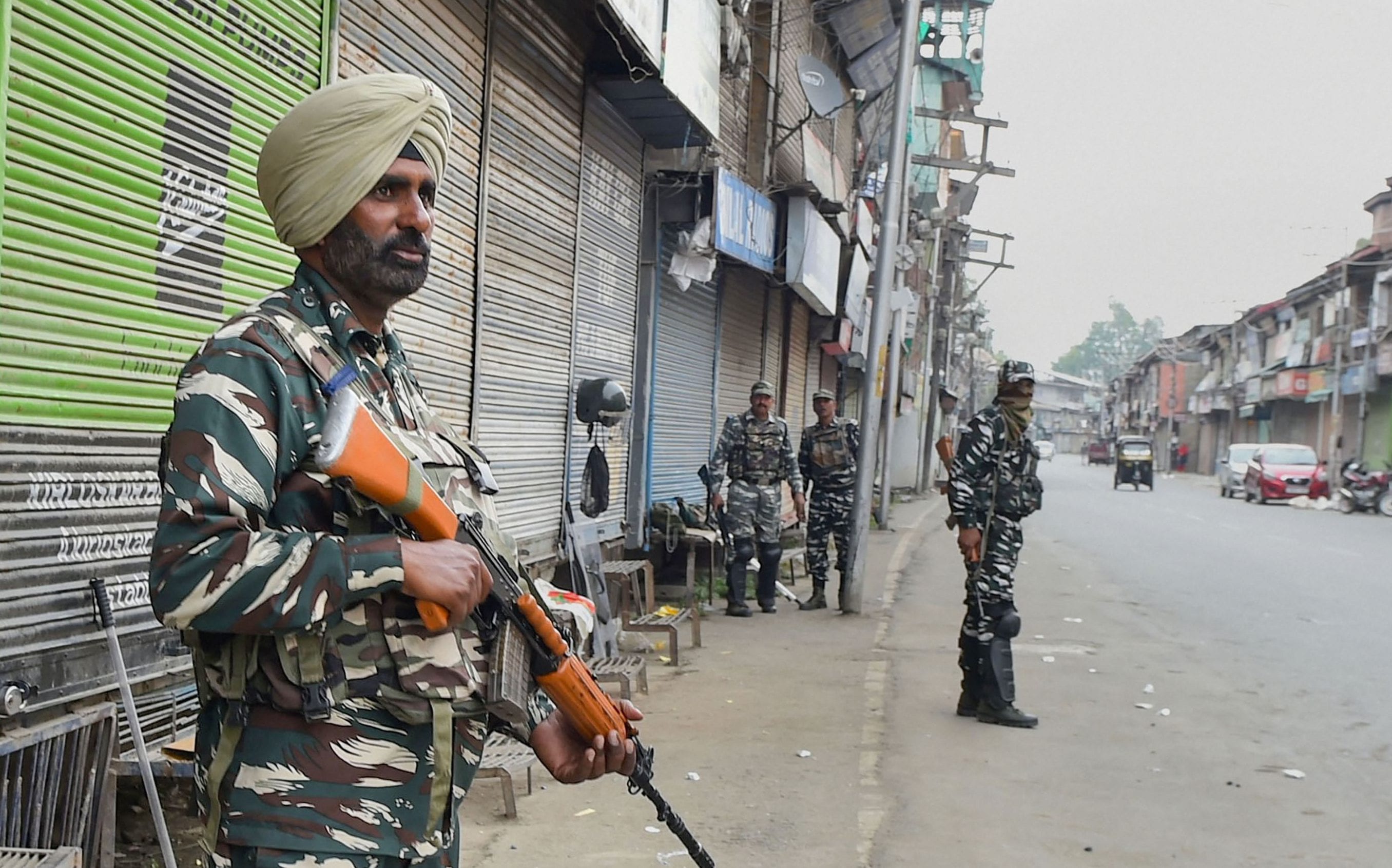 Manipur: Prohibitory orders clamped, mobile internet services suspended after mob violence Manipur: Prohibitory orders clamped, mobile internet services suspended after mob violence