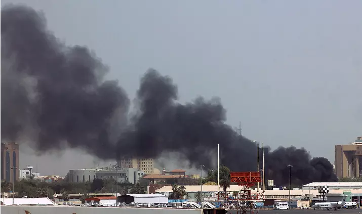 180 dead, 1,800 wounded in Sudan as army, rival force battle for supremacy 180 dead, 1,800 wounded in Sudan as army, rival force battle for supremacy