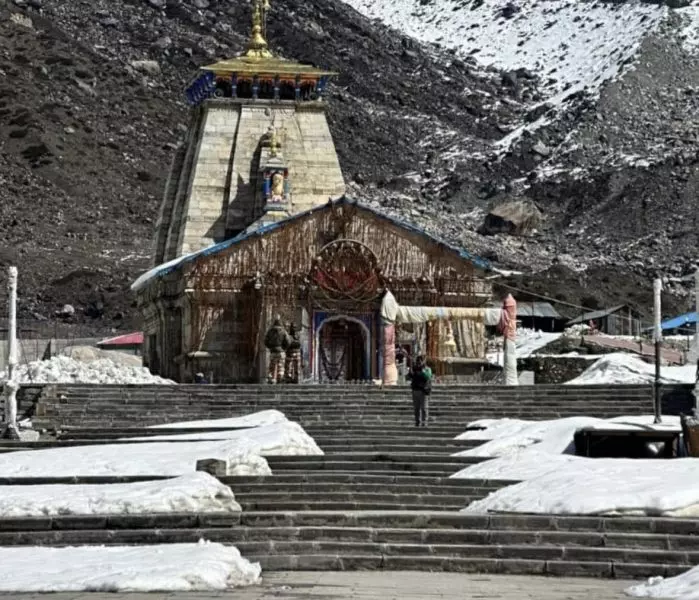 Uttarakhand: Kedarnath shrine opens for devotees amid sub-zero temperatures Uttarakhand: Kedarnath shrine opens for devotees amid sub-zero temperatures