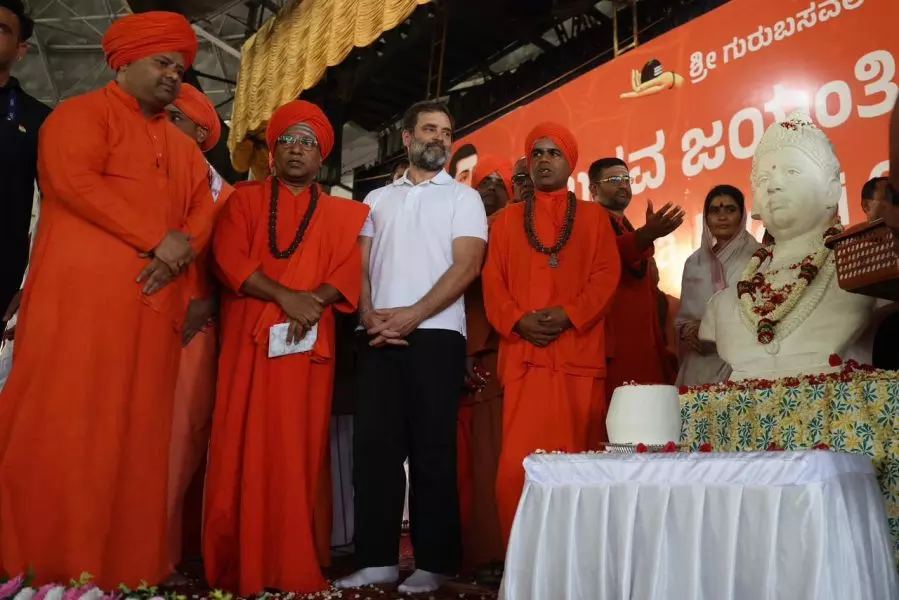 The political statement of Panchamasali seers taking part in Rahuls Basava Jayanti show