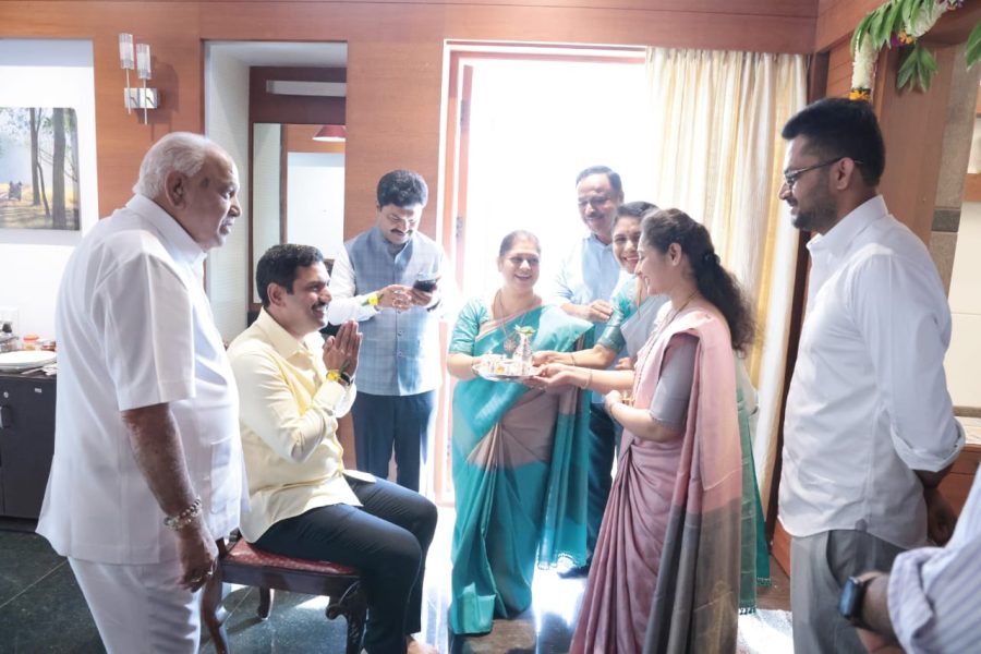 Karnataka polls: Yediyurappas son Vijayendra files nomination in Shikaripura Karnataka polls: Yediyurappas son Vijayendra files nomination in Shikaripura